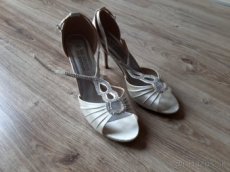 sandálky ecru vel.42 18 eur