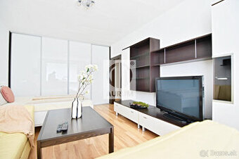 1 izbový byt pri AUPARKU, 2x LO, 42 m2, Jantárová
