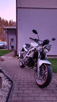 Suzuki sv650s