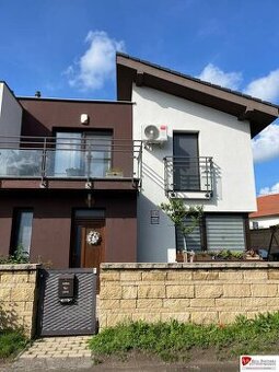 REB.sk Predaj 4 izbový dom.100 m2, pozemok 208 m2, Štúrova u