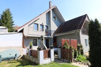 ZNÍŽENÁ cena-viacgeneračný  rodinný dom v Borinke
