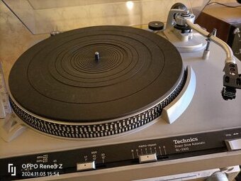 Gramo Technics SL-3300 s prenoskou Shure V15 Type IV