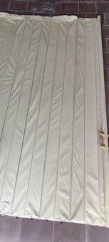 Stahovacie plastové dvere