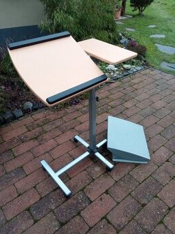 flex.stojanový stolik k posteli