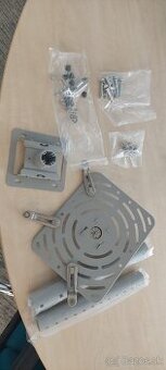 Predám držiak na projektor