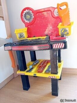 Stolík pre malého majstra