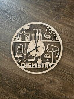 CNC delenie plexiskla a dreva.