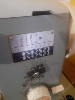 Sijaci stroj v skrinke