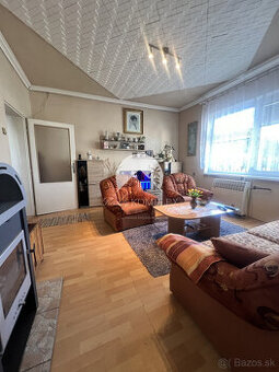 Zachovalý rodinný dom za dobrú cenu v Strekove na PREDAJ