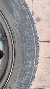 Predam zimne gumy 205/55 R16 barum