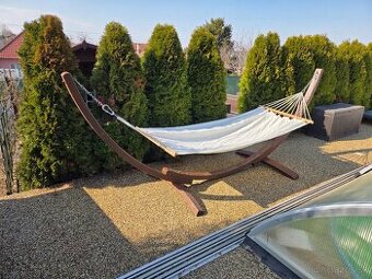 Hojdacia sieť s konštrukciou