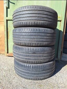 235/55 R18 Continental