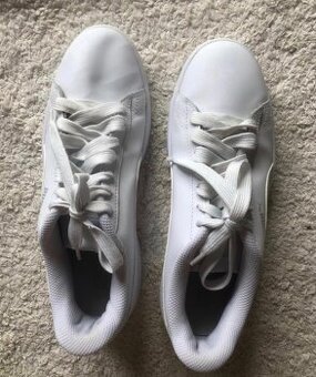 ———-Biele kožené tenisky Puma Smash V2, 38, 18 E——