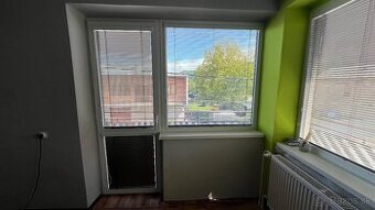 Predám zostavu Balkónových dverí a okna - 3 sklo