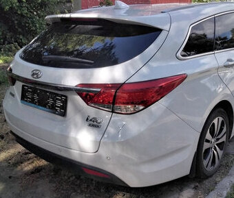 HYUNDAI i40 CW 1.7 CRDi 2015 predám piate DVERE, MOTOR D4FD