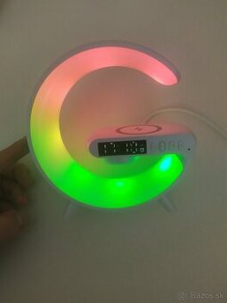 LED Lampa s Bezdrôtovou Nabíjačkou