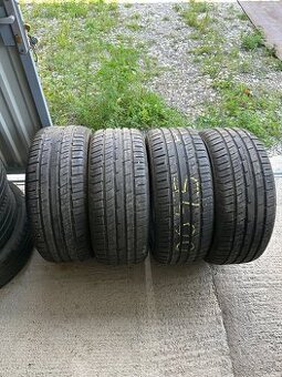 Rozmer:235/55 R17