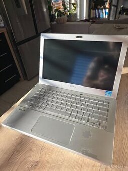 Sony Vaio intel i3, 8gb ram, 500gb hdd