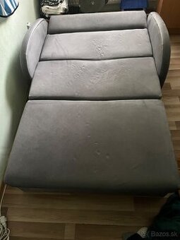 Rozkladacia pohovka s úložným priestorom