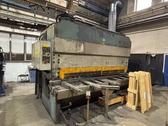 Použité tabulové nůžky CNTA 3150/25 A, r. v. 1989