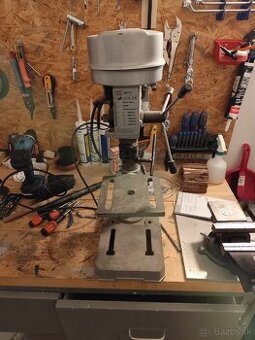 Stojanová vŕtačka