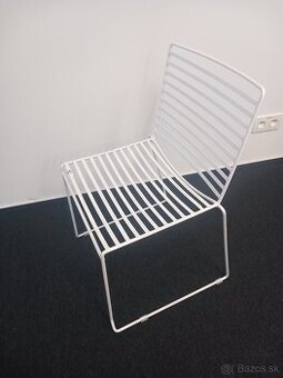 Biela kovová stolička – položka 91 - 1