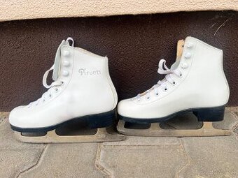 Predam damske korcule na lad