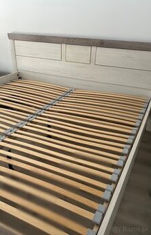 Manželská posteľ 180x200