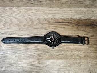 Nové pánske hodinky s logom BMW na prednej aj zadnej strane