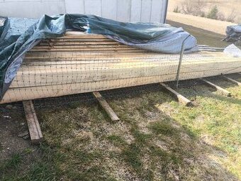 Drevene hranoly a dosky stavebné rezivo