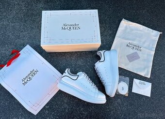 Alexander McQueen white full balenie