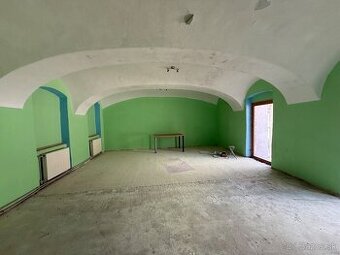 Prenajmem priestory vhodné na bar/reštauráciu centrum Brezna