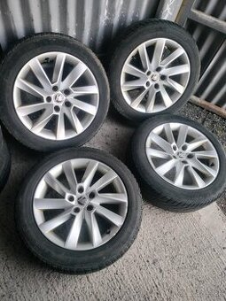 4ks alu disky orig. Škoda 5x112 R17 pneu 205/55 R17 5mm