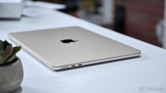 Predám Macbook air 13 M3 8/256 silver