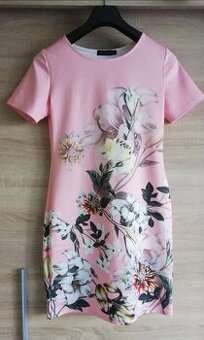 Dámske ružové šaty S/M elegantne
