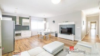 Rodinný dom: 4i-byt s terasou + garsónka, 2x obchodné pries