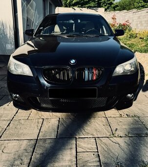 BMW 550i E60 2006 – RARITNÁ verzia s MANUÁLNOV prevodovkou.