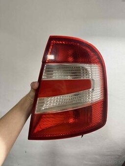 Škoda fabia zadne pravé svetlo