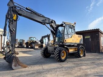 Kolový bagr Volvo EW140C