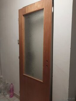 Predám dvere Mahagon 70 plné pravé, 70 presklené ľavé - 1