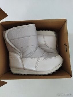 Dievčenské snehule Wojtylko , 31