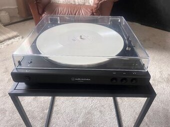 Gramofon audio-technica AT-LP60xBT black