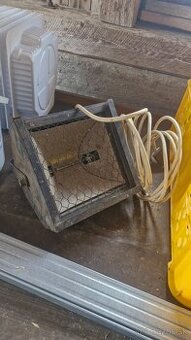 Predam halogénové svetlo staré