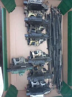 Skoda octavia 1 zámky dverí