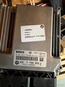 Riadiacia jednotka motora BMW e90 320d 120kw 2005