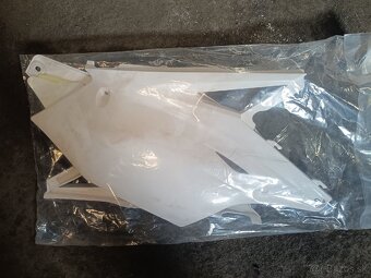 Zadné tabuľky kawasaki