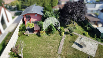 Rekreačná chata  s nádhernou záhradou a jazierkom v obľúbene