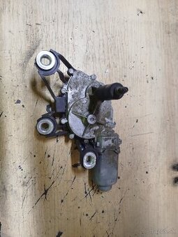 Motorček zadného stierače Golf 4