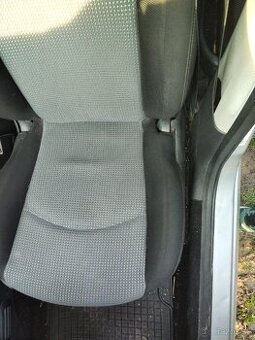 Predám sedačky a tapacíry v TOP stave na peugeot 206 sw