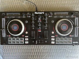 Numark Mixtrack Platinum